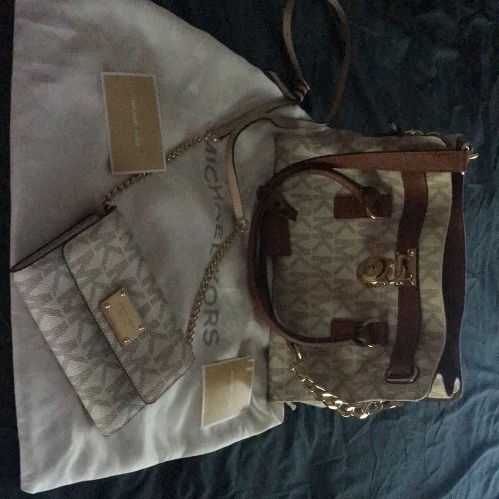 Brand new beige and brown ,small wallet in side
